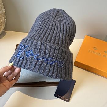 LV hat 08