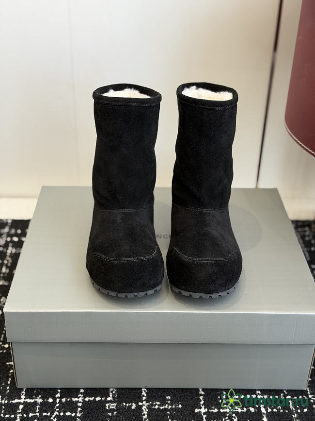 Balenciaga boots 31 - 1