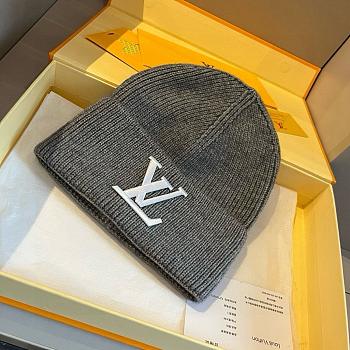 LV hat 17