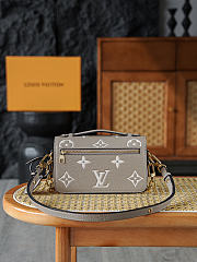 LV Pochette Metis 13.5*6*21.5CM  - 3