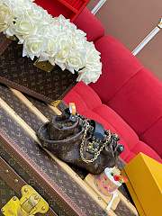 LV Pochette Sling 30*16*1CM - 4