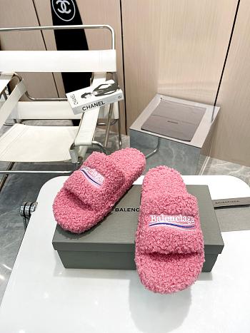 Balenciaga slides pink