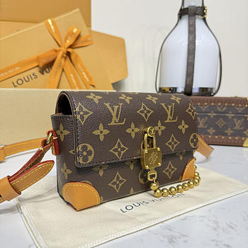 LV Steamer High-quality bag 18*6.5*11CM
