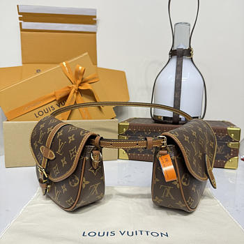 LV CARRYALL High-quality bag 19*6*14CM