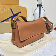 LV Low Key Messenger brown High-quality bag M13148 30*18*12CM - 4