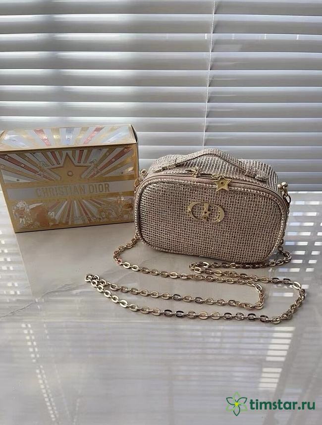 Shopping over $600 send a bag - 1