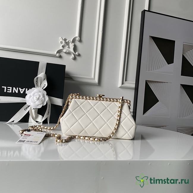 Chanel High quality 26C Pearl Evening Bag white AS5912 10×20×7cm - 1