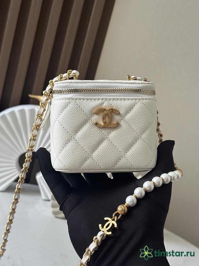 Chanel High quality 25S New Makeup Box Bag white 10.5x8.5x7cm - 1