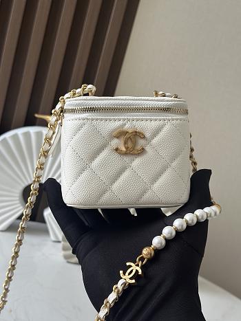 Chanel High quality 25S New Makeup Box Bag white 10.5x8.5x7cm