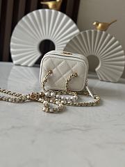 Chanel High quality 25S New Makeup Box Bag white 10.5x8.5x7cm - 6