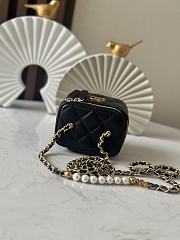 Chanel High quality 25S New Makeup Box Bag black 10.5x8.5x7cm - 4