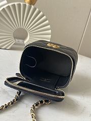 Chanel High quality 25S New Makeup Box Bag black 10.5x8.5x7cm - 3