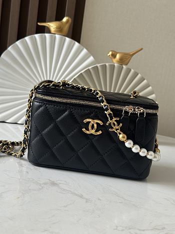 Chanel High quality 25S New Makeup Box Bag black 9.5x17x8cm