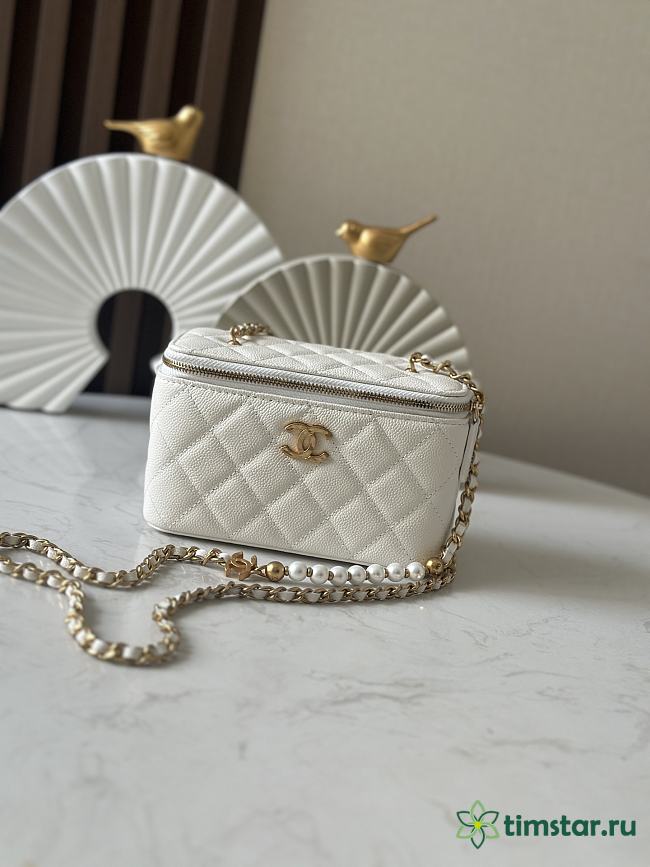 Chanel High quality 25S New Makeup Box Bag white 9.5x17x8cm - 1