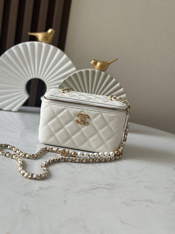 Chanel High quality 25S New Makeup Box Bag white 9.5x17x8cm
