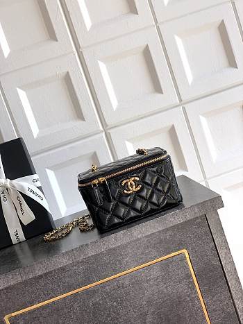 Chanel High quality OHANEL 26C Chain Crossbody Bag Popular Box Bag 9.5*17*8cm