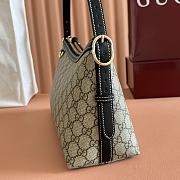 Gucci Emblem crossbody bag 30*19*11cm - 6