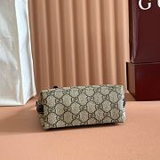 Gucci Emblem crossbody Black shoulder bag 15*18*8cm  - 6