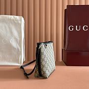 Gucci Emblem crossbody Black shoulder bag 15*18*8cm  - 4