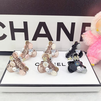 Shopping over $500 send a Beautiful Chanel headdress 01