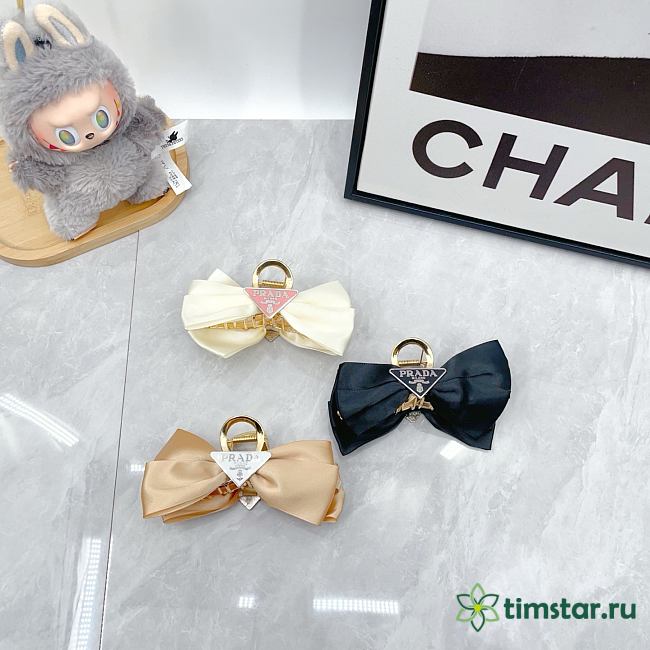 Shopping over $500 send a Beautiful Prada headdress 04 - 1