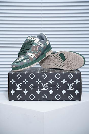 Louis Vuitton LV trainer sneaker 37